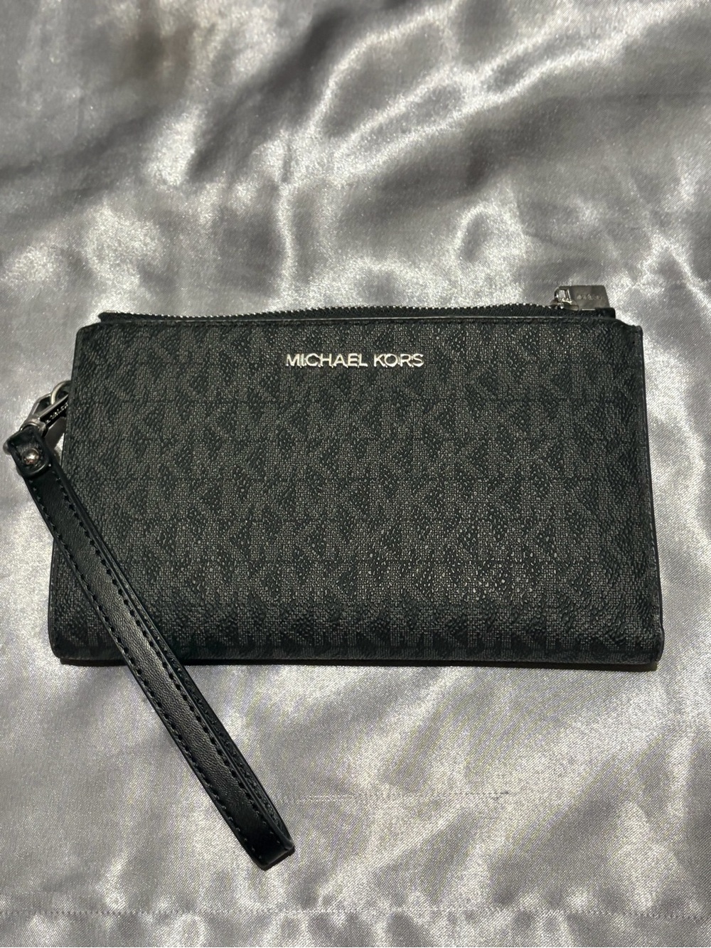 Michael Kors Black Signature Wristlet Pouch